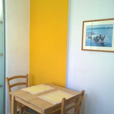 شقة Schau Ins Dorf